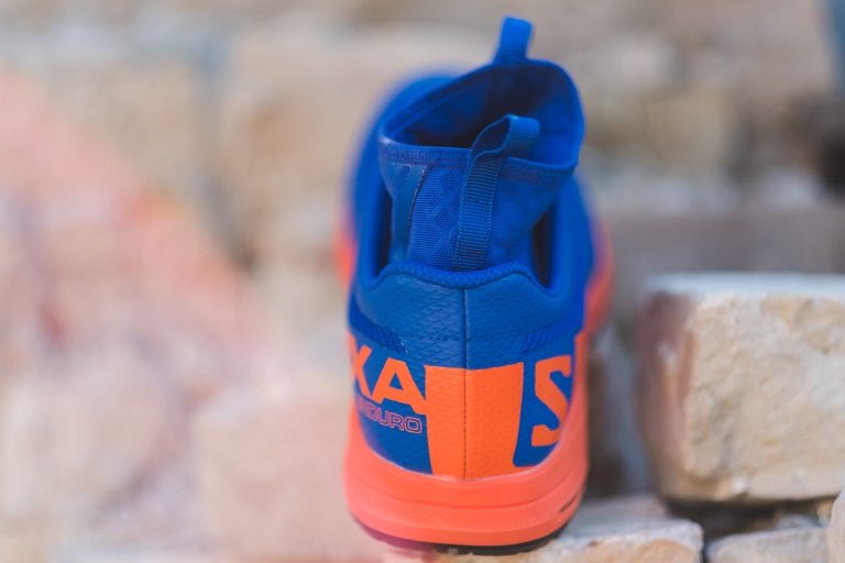 Salomon XA Enduro: трейловые кроссовки с надежной защитой