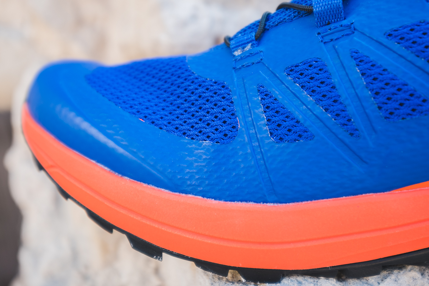 Salomon XA Enduro: трейловые кроссовки с надежной защитой