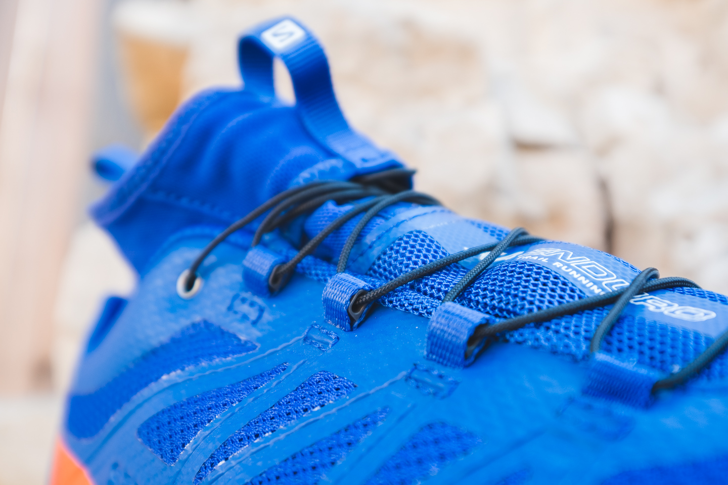 Salomon XA Enduro: трейловые кроссовки с надежной защитой