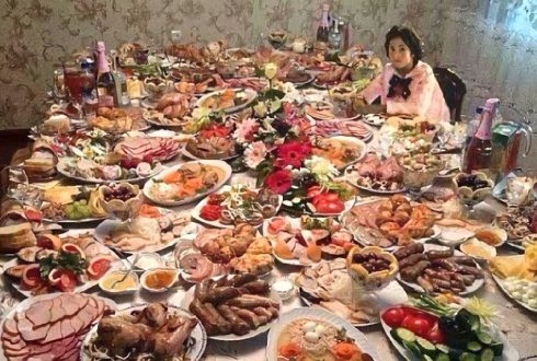 Сколько нужно пробежать, чтобы «сжечь» съеденное за новогодним столом