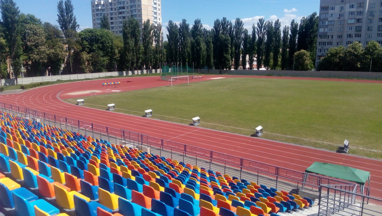 Стадіони України з новим легкоатлетичним покриттям